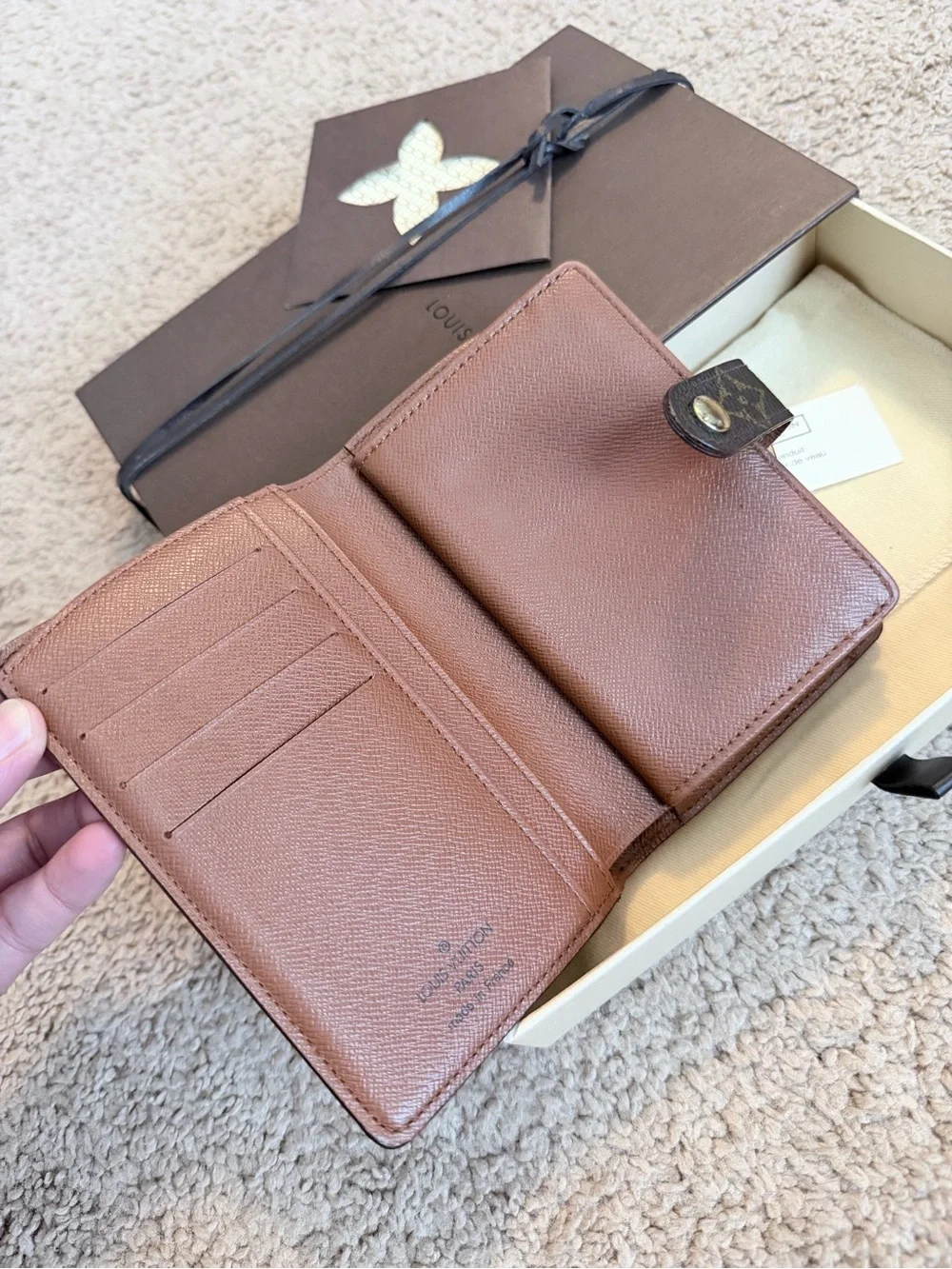 LOUIS VUITTON (kisslock)